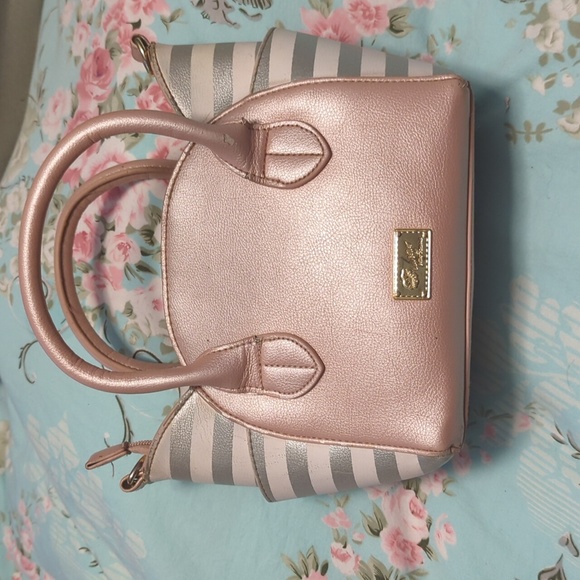 Sold - Picture 3 of 15